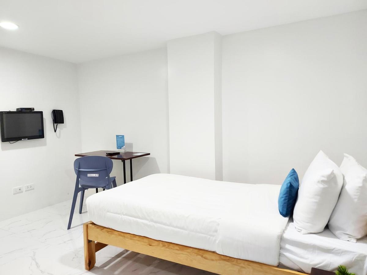 Airobedz Bgc - Near Uptown Hotell Manila Eksteriør bilde